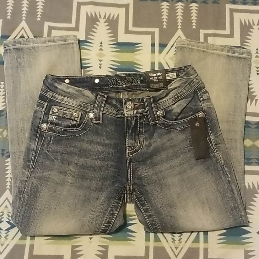 Miss Me, mid-rise crop jeans